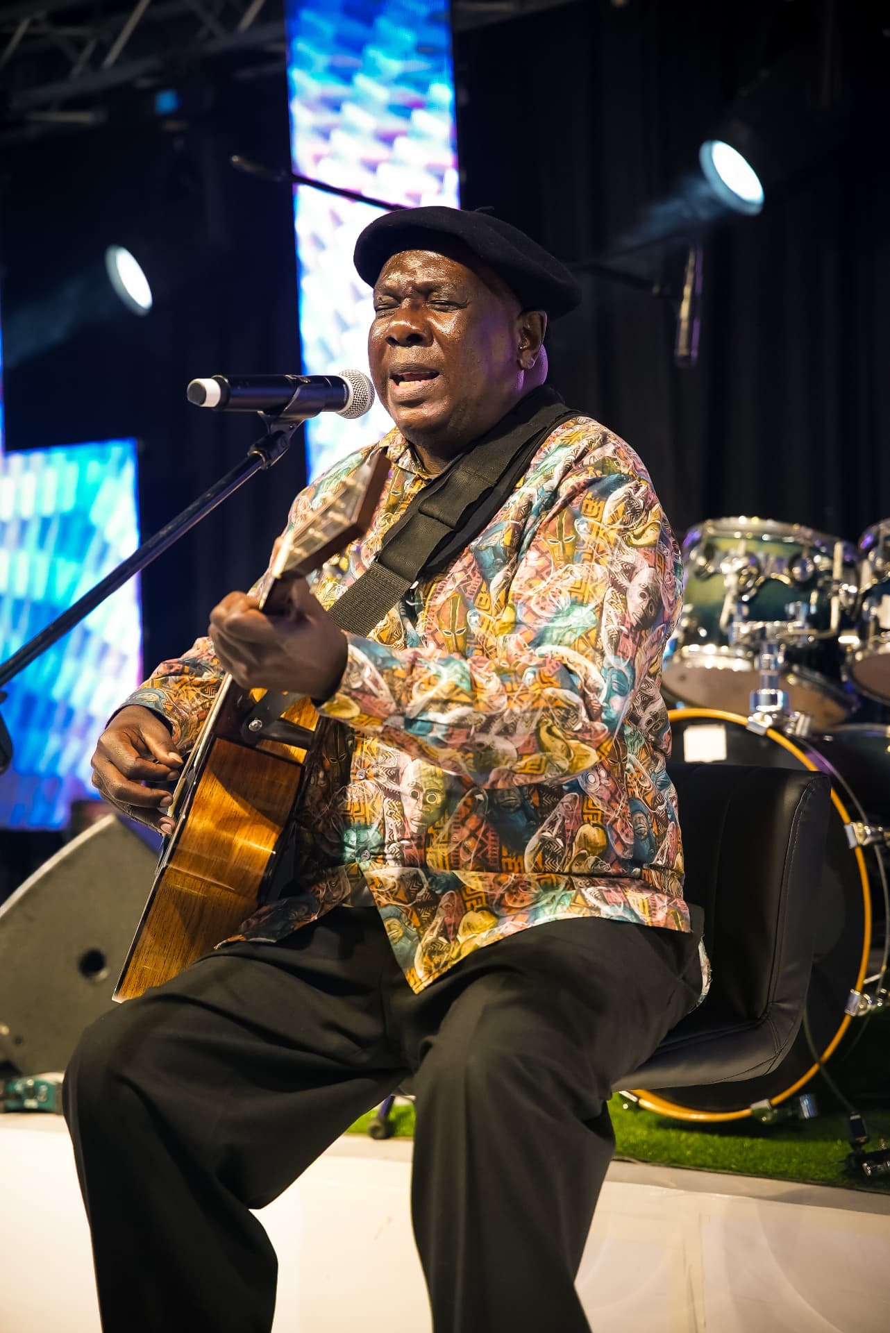 Van Toeka Af — Pitika Ntuli edition
